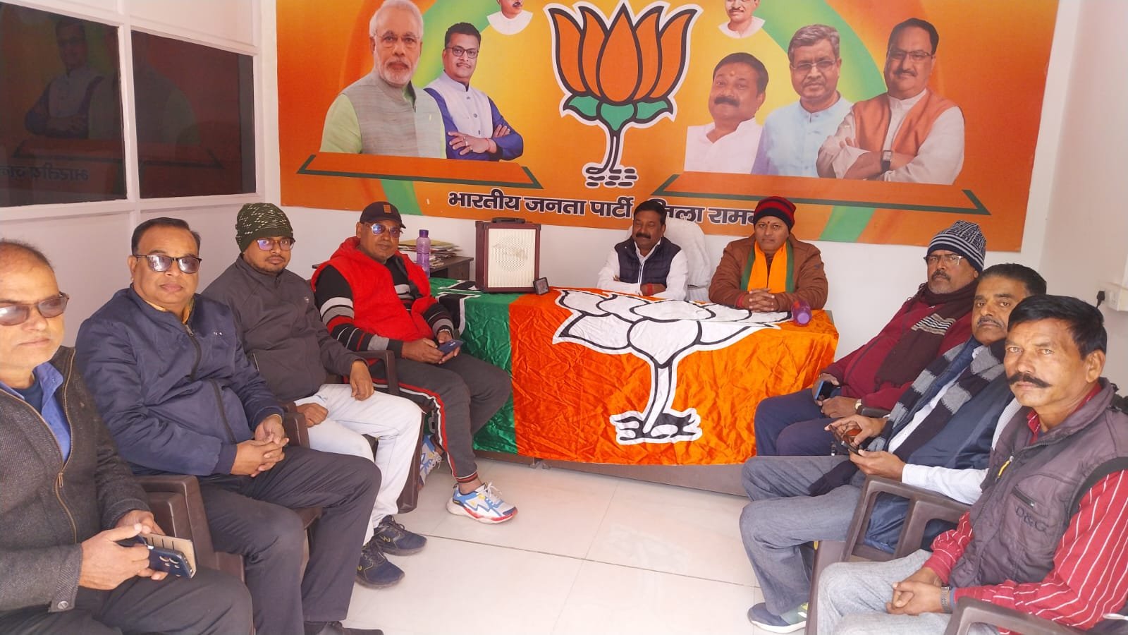 भाजपाइयों ने सुनी मोदी जी के 129 वीं मन की बात