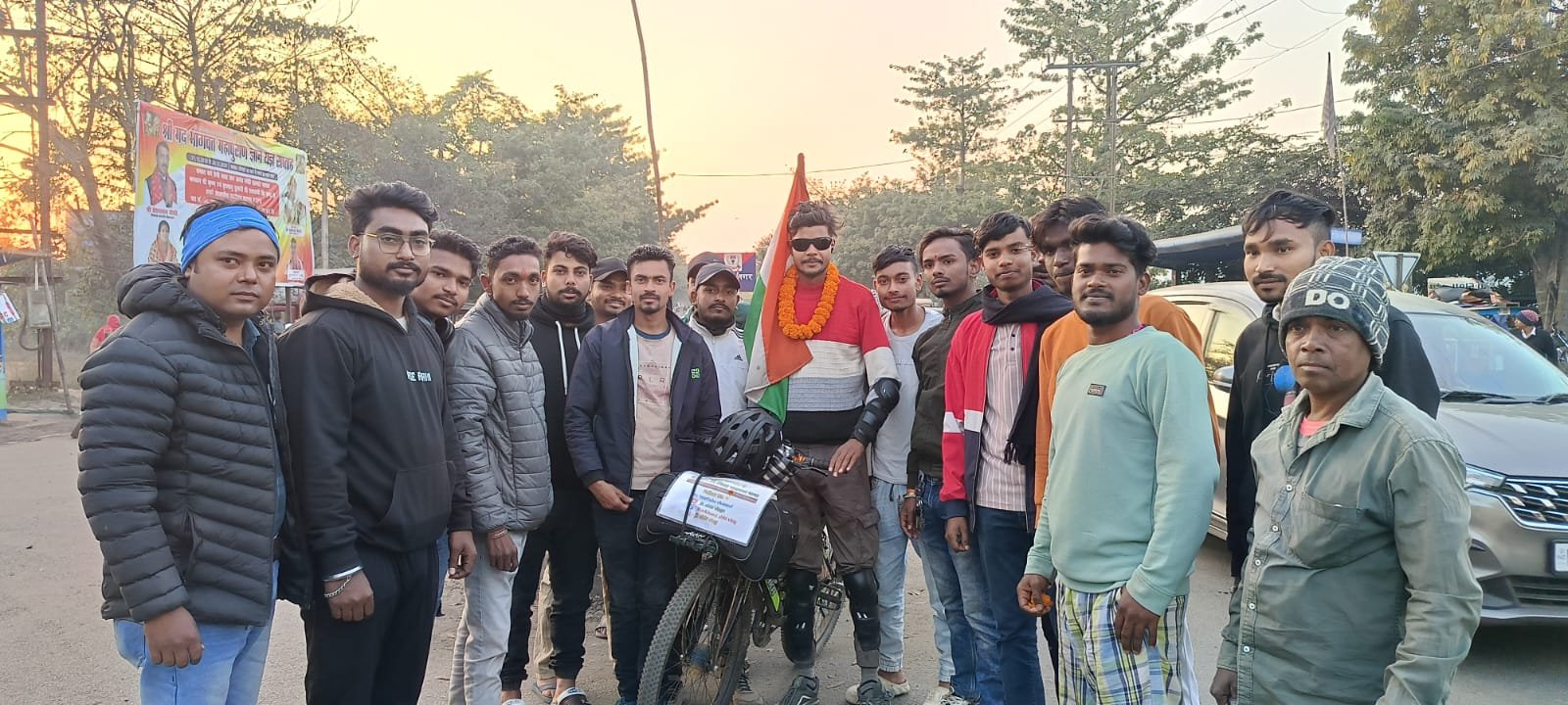 साइकिल से झारखंड के 24 जिले का भ्रमण कर रहे अभिषेक का किया गया भव्य स्वागत