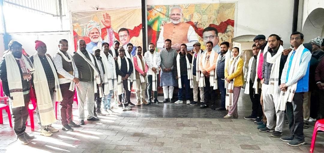 हजारीबाग प्रेस क्लब के नवनिर्वाचित पदाधिकारियों को सांसद ने दी बधाई, शॉल ओढ़ाकर किया सम्मान