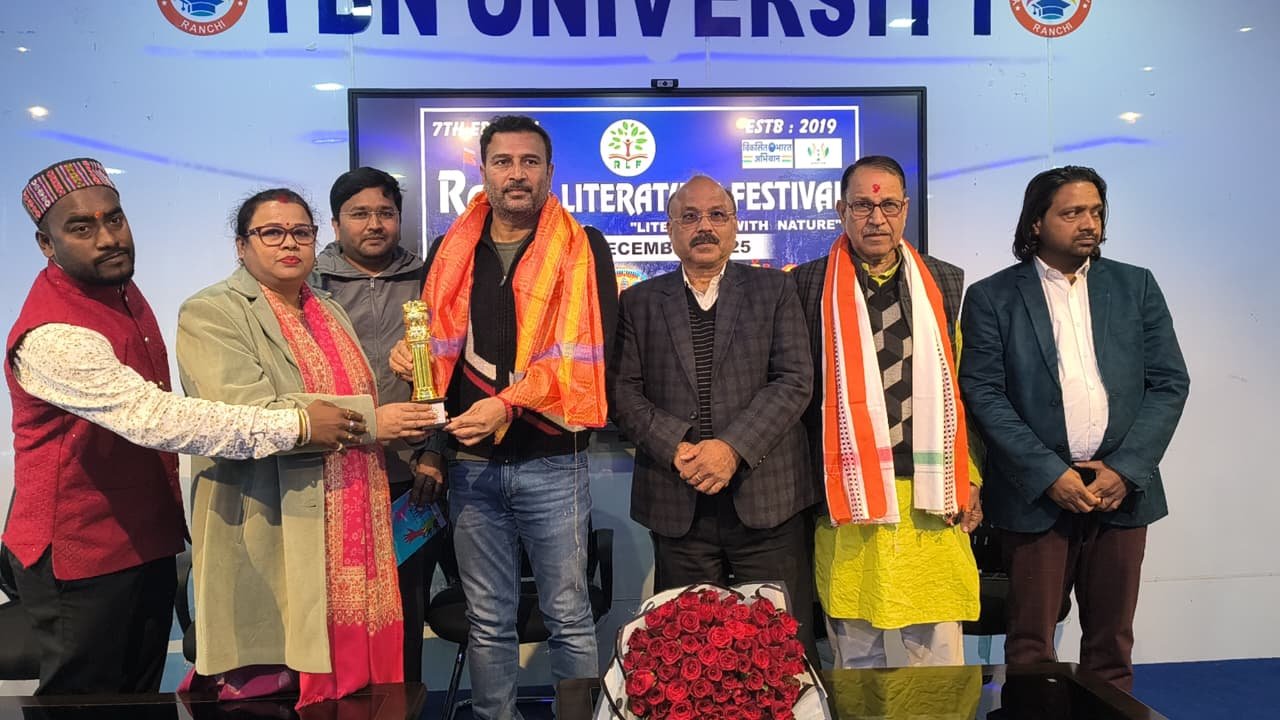 समाज की चेतना व संघर्ष प्रतिबिंबित होता है साहित्य में: सुदेश महतो