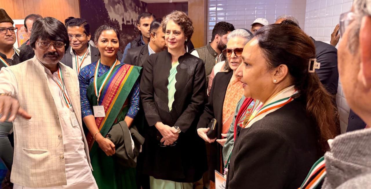 अंबा प्रसाद और योगेंद्र साव ने सोनिया गांधी व प्रियंका गांधी से की मुलाकात