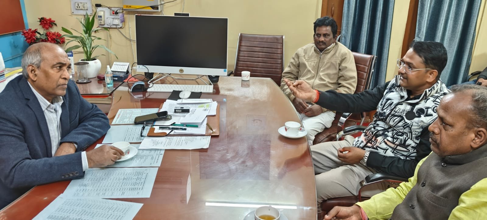 सांसद मीडिया प्रतिनिधि रंजन चौधरी ने सिविल सर्जन से की मुलाकात