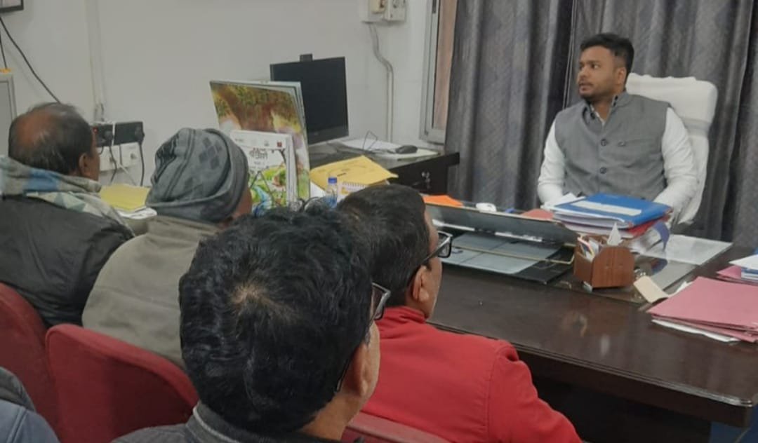 राष्ट्रीय शैक्षिक महासंघ का प्रतिनिधिमंडल जिला शिक्षा अधीक्षक से मिला