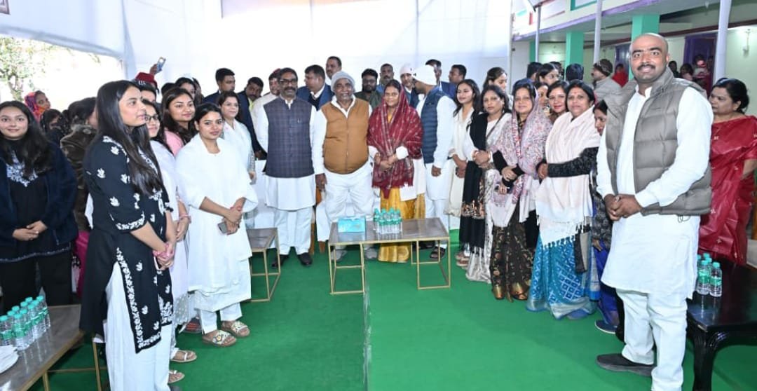 मुख्यमंत्री आज मंत्री संजय प्रसाद यादव की माताजी के 