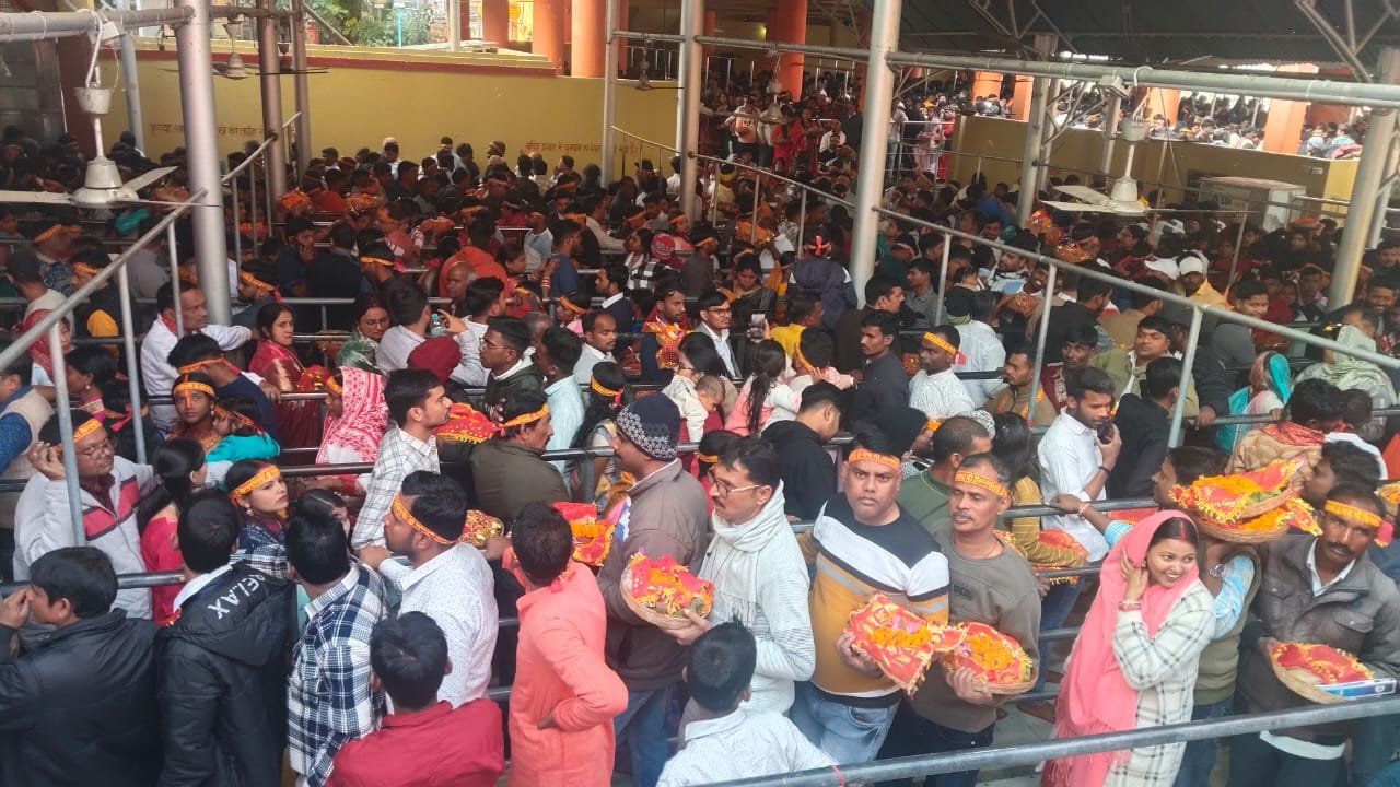 नववर्ष पर प्रसिद्ध सिद्धपीठ मां छिन्नमस्तिका मंदिर रजरप्पा में उमड़ा श्रद्धा और पर्यटन का सैलाब