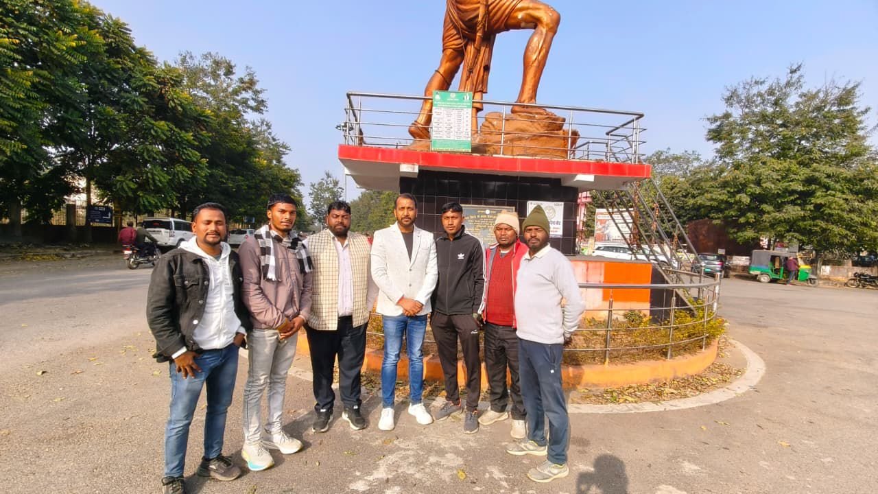 सांसद के निर्देश पर एक प्रतिनिधिमंडल होमगार्ड के मुद्दे पर उपायुक्त से मिला