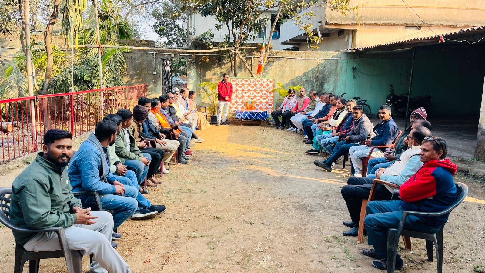 भाजपा रामगढ़ कैंट मंडल ने युवा दिवस कार्यक्रम का आयोजन किया