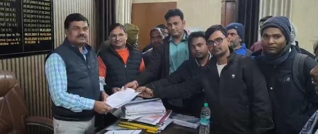 प्रज्ञा केंद्र संचालक संघ ने हड़ताल को लेकर बीडीओ को सौपा ज्ञापन