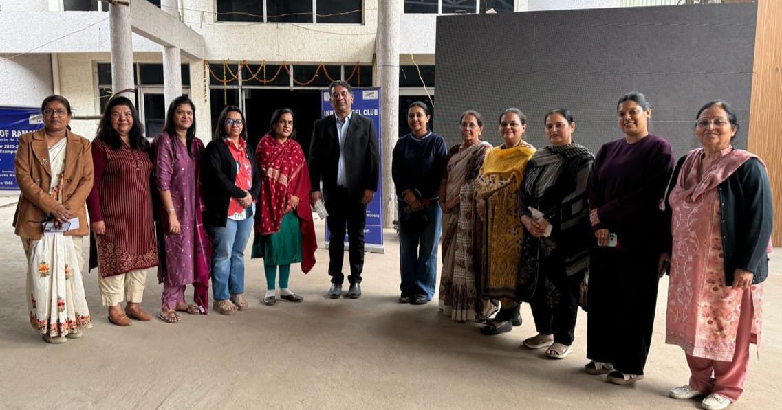 इनरव्हील क्लब रामगढ़ ने यूथ डेवलपमेंट प्रोग्राम के तहत करियर काउंसलिंग का आयोजन किया