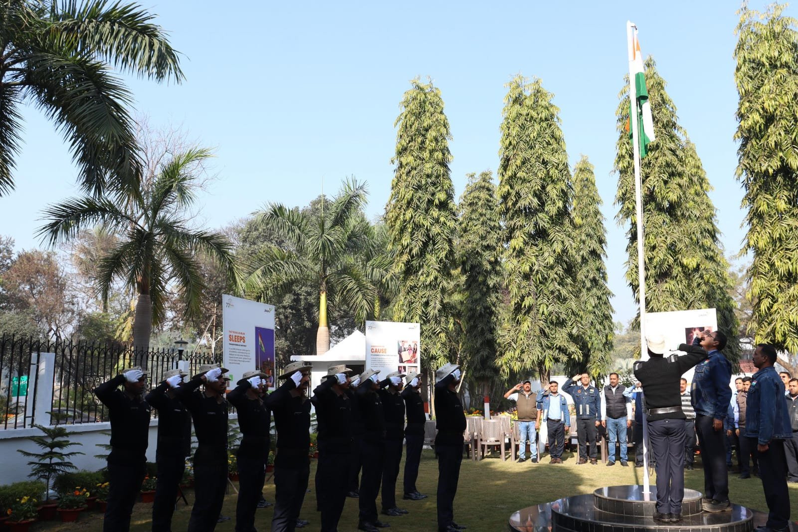 राष्ट्रीय फ्लैग दिवस पर जिंदल स्टील पतरातू में श्रद्धा एवं सम्मान के साथ फ्लैग डे का आयोजन