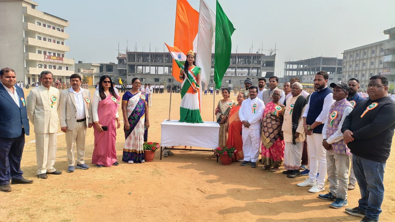 राधा गोविन्द विश्वविद्यालय में 77 वां गणतंत्र दिवस बड़े हर्षोल्लास के साथ मनाया गया