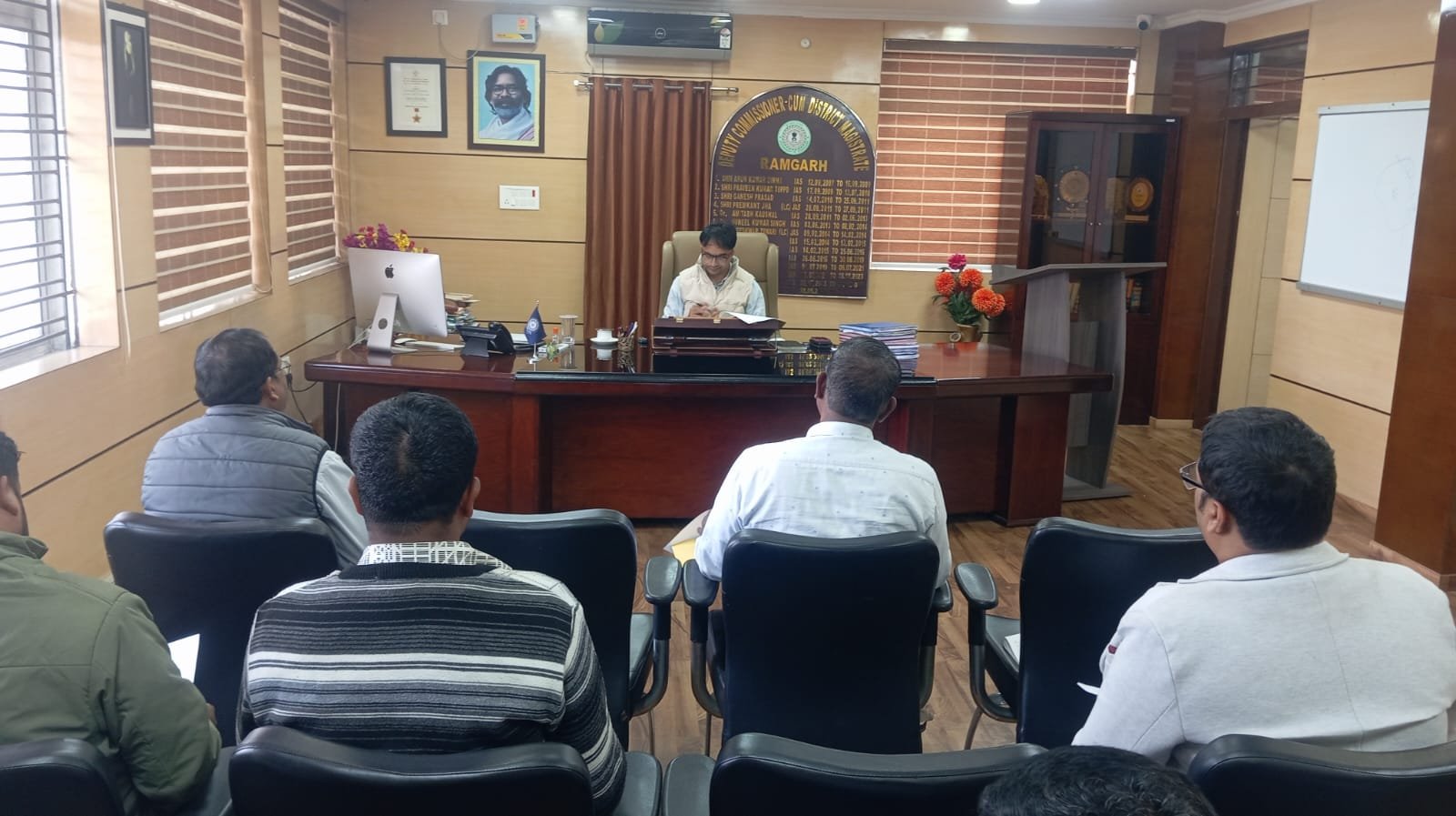 सामाजिक सुरक्षा कोषांग द्वारा किए जा रहे कार्यों की उपायुक्त ने की समीक्षा