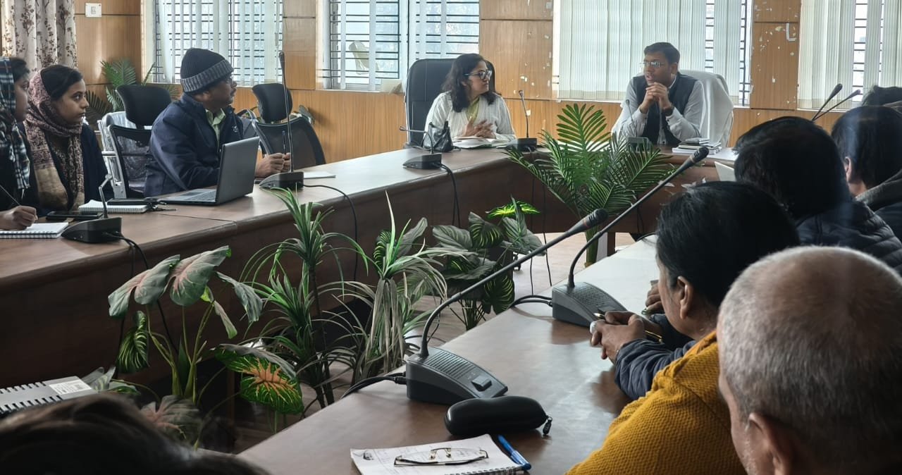 पलाश योजनाओं की समीक्षात्मक बैठक आयोजित