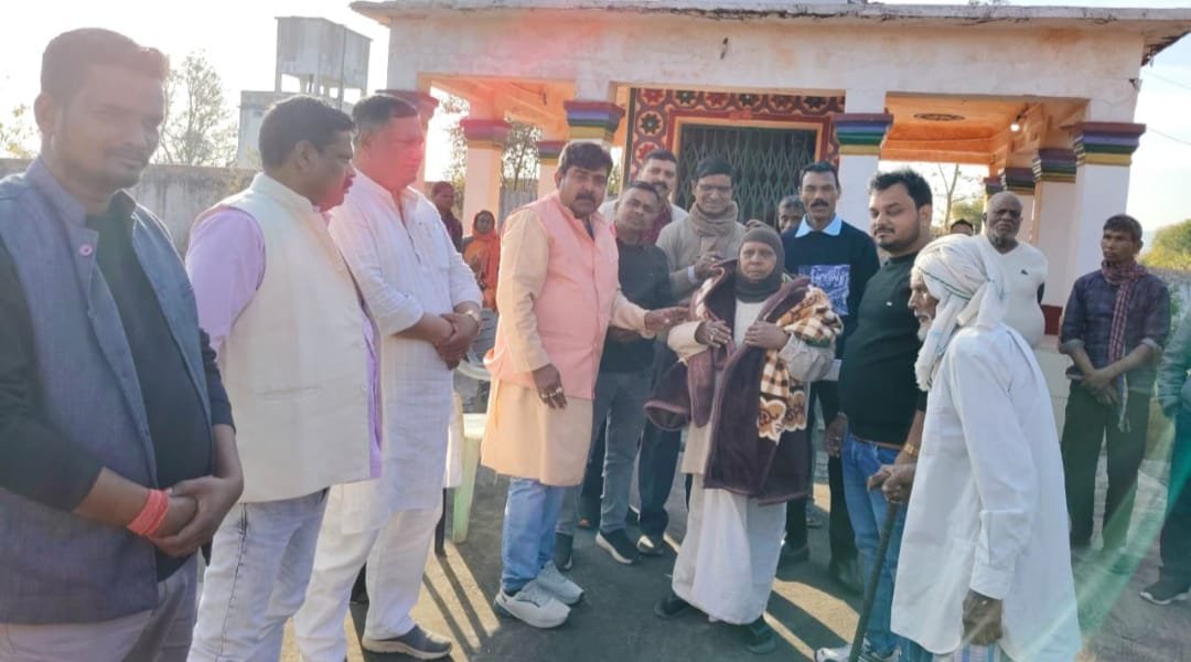 सांसद द्वारा प्रदत्त कंबल का गिद्दी सिम में किया गया वितरण