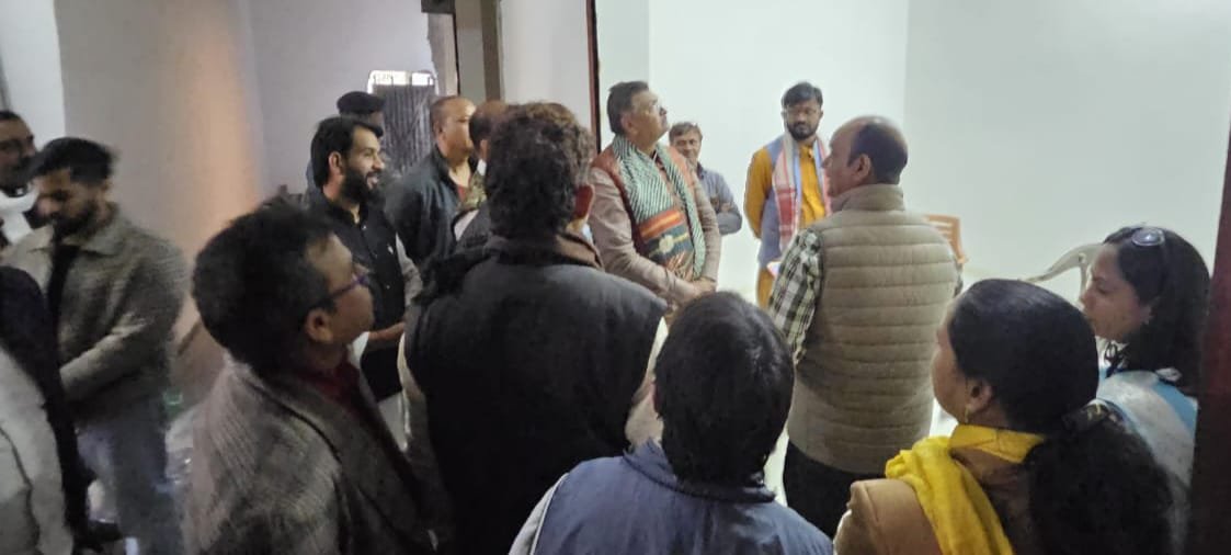 सांसद ने रामगढ़ कैंट मंडल कार्यालय का निरीक्षण किया