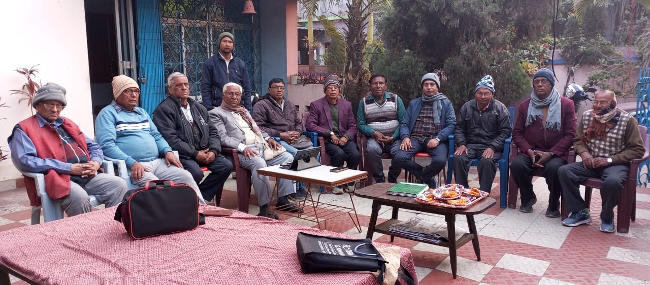 नायाब तजुर्बों की कहानी , बूढ़े चिरागों की जुबानी, नई नस्लों के लिए जो, रखते हैं उजालों की निशानी