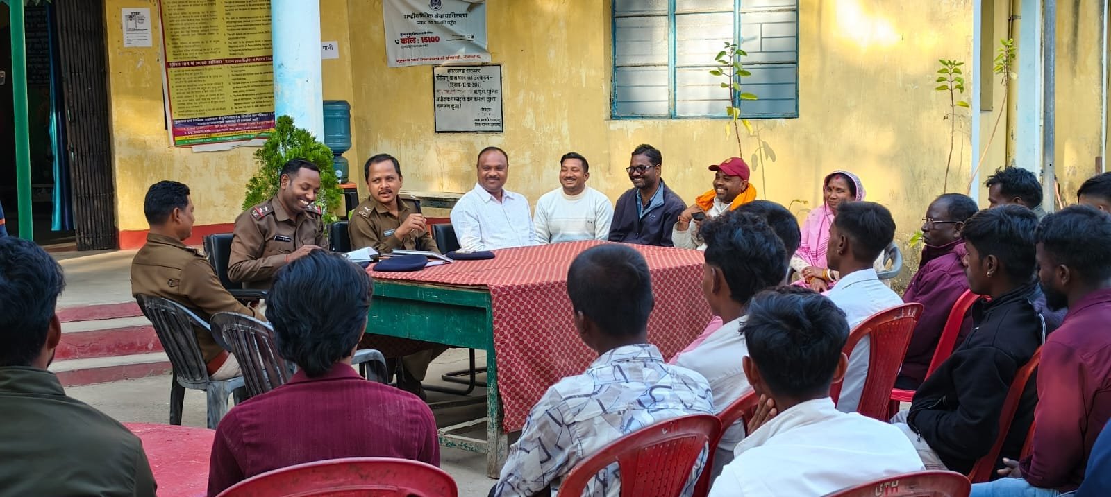 सरस्वती पूजा को लेकर पतरातू थाना परिसर में हुई शांति समिति की बैठक