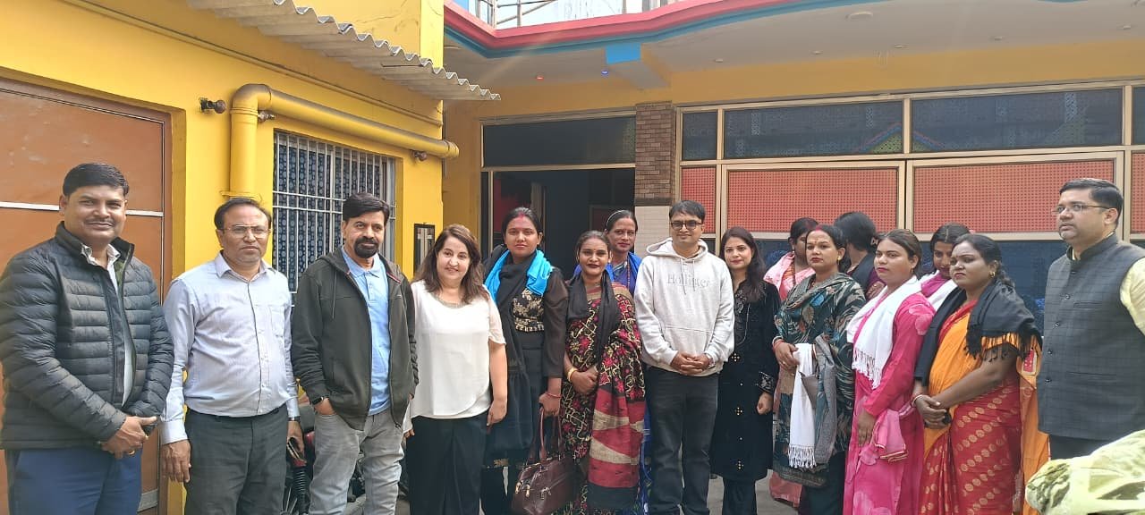 रामगढ डीसी पहुंचे सुंदरनगर किन्नरों के घर, किया मुलाकात,कंबल मुहैया कराया