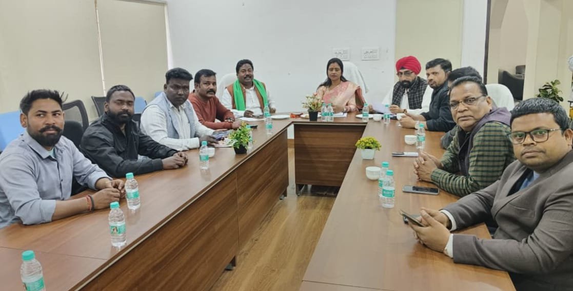 रामगढ़ जिला कांग्रेस की बैठक संपन्न