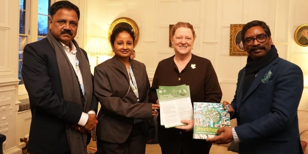 मुख्यमंत्री ने ऑक्सफोर्ड विश्वविद्यालय अंतर्गत संचालित सेंट जॉन्स कॉलेज का दौरा किया