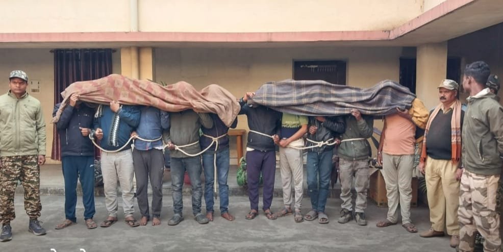 सरस्वती माता की मूर्ति विसर्जन के दौरान सुकरीगढा में तनाव,पुलिस पर पथराव, कई घायल