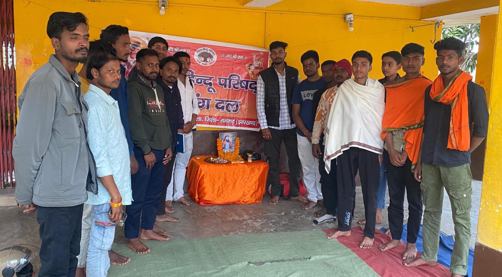 गोला में विश्व हिंदू परिषद ने सामाजिक समरसता के तहत मनाया संत रविदास जयंती