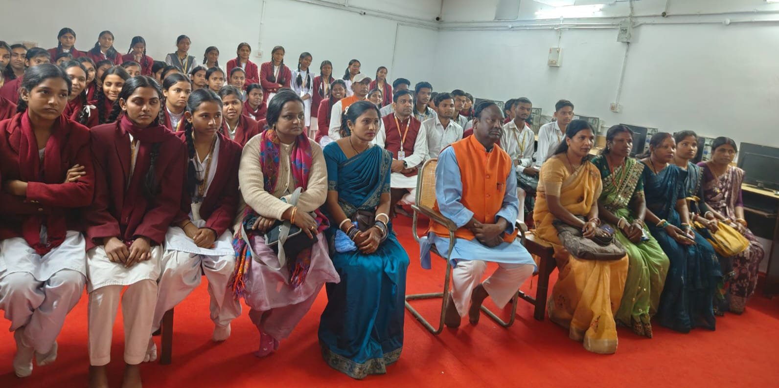 सरस्वती विद्या मंदिर, रजरप्पा प्रोजेक्ट में ‘परीक्षा पे चर्चा’ का सीधा प्रसारण