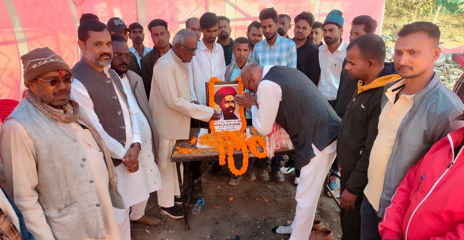 पीवीयूएनएल गेट के निकट मनाया गया नारायण मेघाजी लोखंडे की पुण्यतिथि