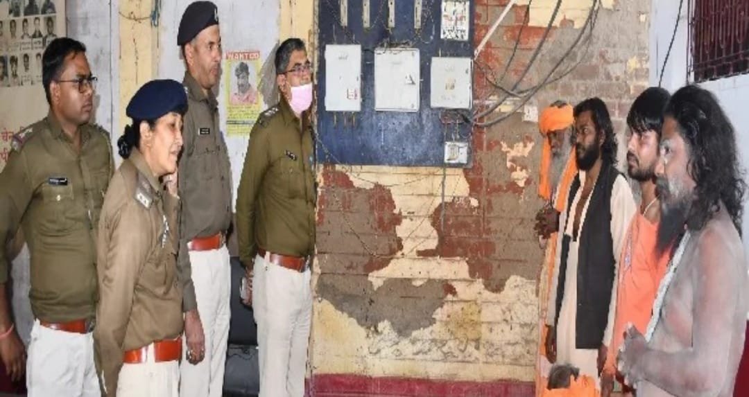 बच्चा चोर के शक में भीड़ ने पांच साधुओं को पीटा