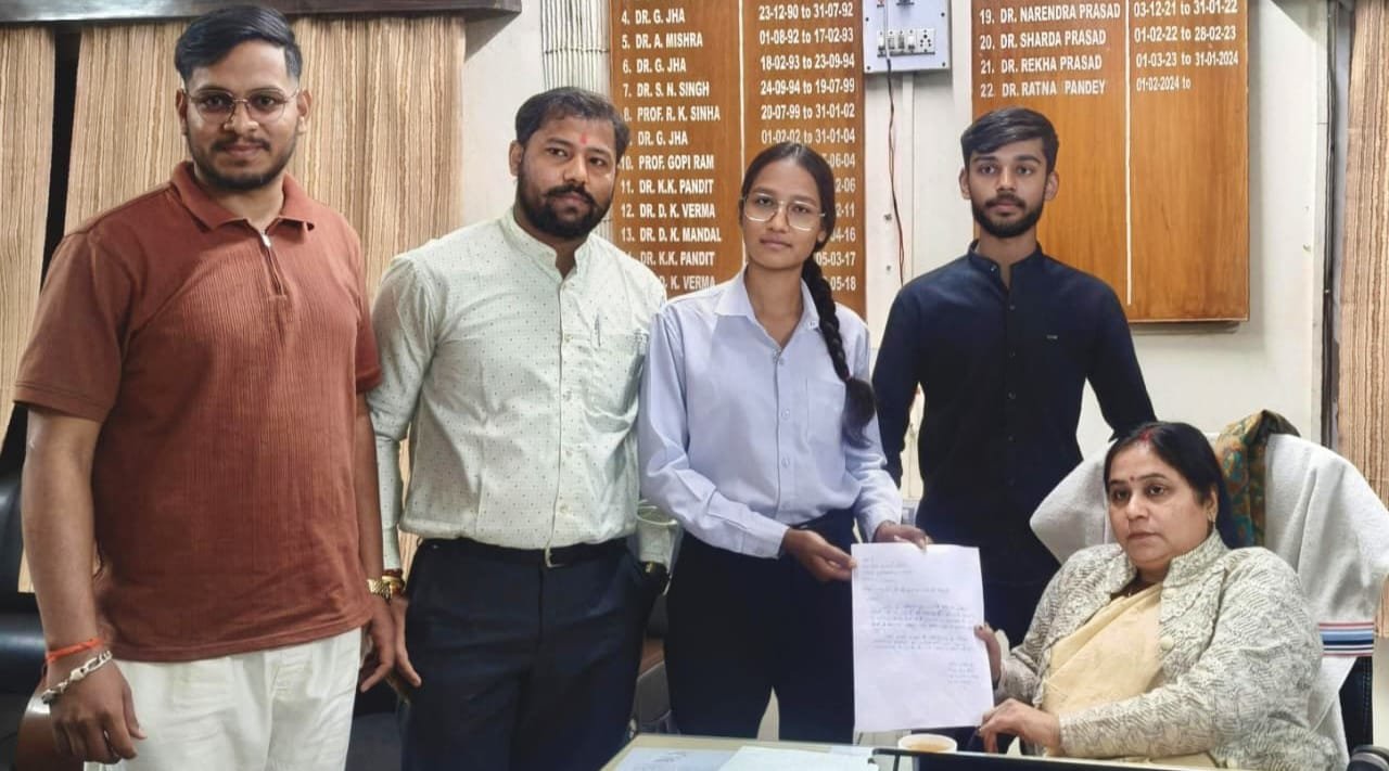 रामगढ़ महाविद्यालय के द्वारा विद्यार्थियों से अवैध वसूली बंद हो : नितेश कु मोदी