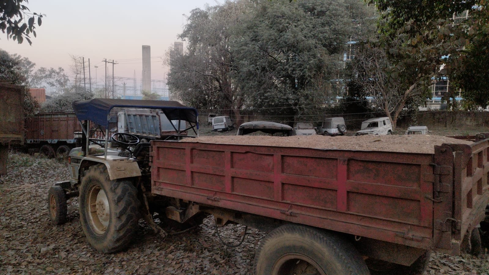 अवैध खनन पर जिला प्रशासन की कार्रवाई, प्राथमिकी दर्ज