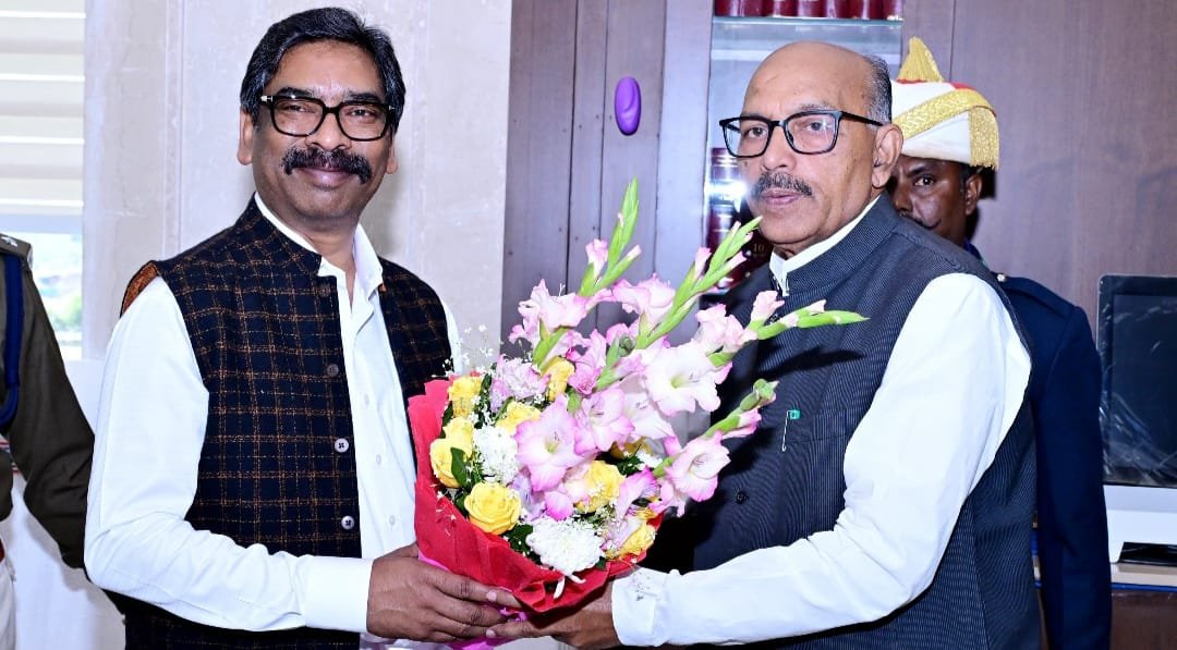 झारखंड विधानसभा परिसर में मुख्यमंत्री और विधानसभा अध्यक्ष का स्वागत