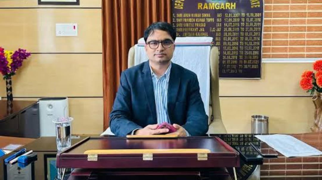 मतदाता पहचान पत्र दिखाकर मतदान करें, उपायुक्त ने की अपील