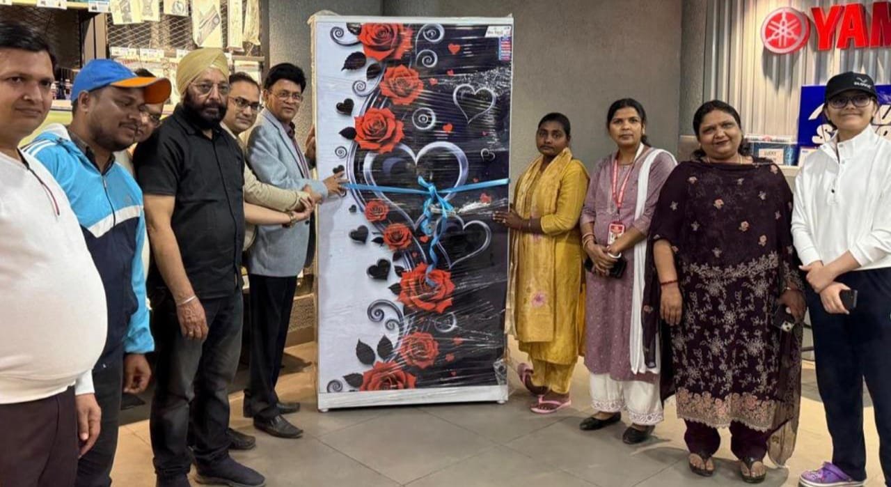 लघु उद्योग भारती ने दिव्यांग युवती को विवाह हेतु भेंट की अलमारी