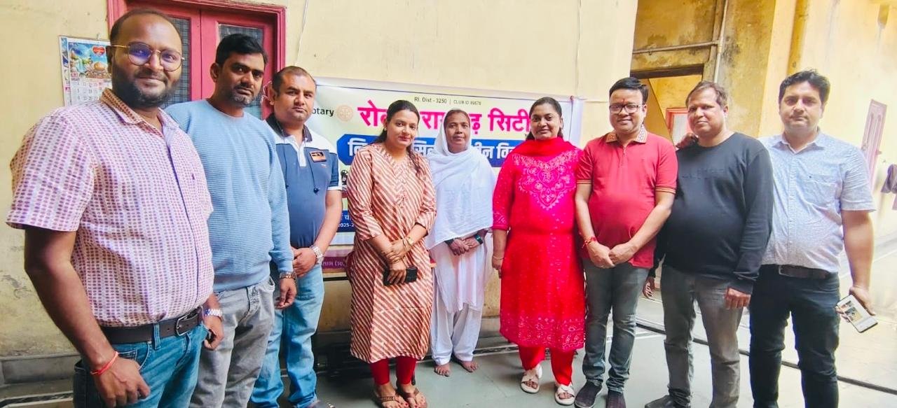 रामगढ़ में रोटरी क्लब द्वारा निःशुल्क सिलाई मशीन वितरण