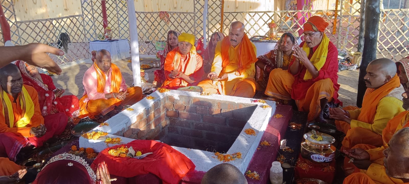 श्री श्री 1008 रुद्र महायज्ञ में विधि विधान से किया गया देव पूजन,हवन और आरती