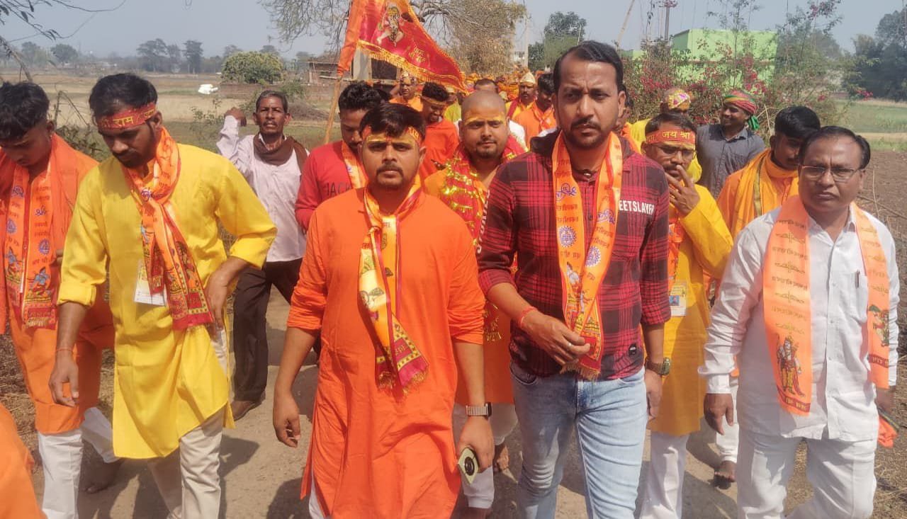 श्री हनुमत प्राण प्रतिष्ठा एवं रुद्र महायज्ञ को लेकर निकाली गई कलश यात्रा