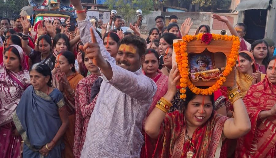 सात दिवसीय श्रीमद्भागवत कथा के पूर्णाहुति के पूर्वसंध्या में नगर भ्रमण
