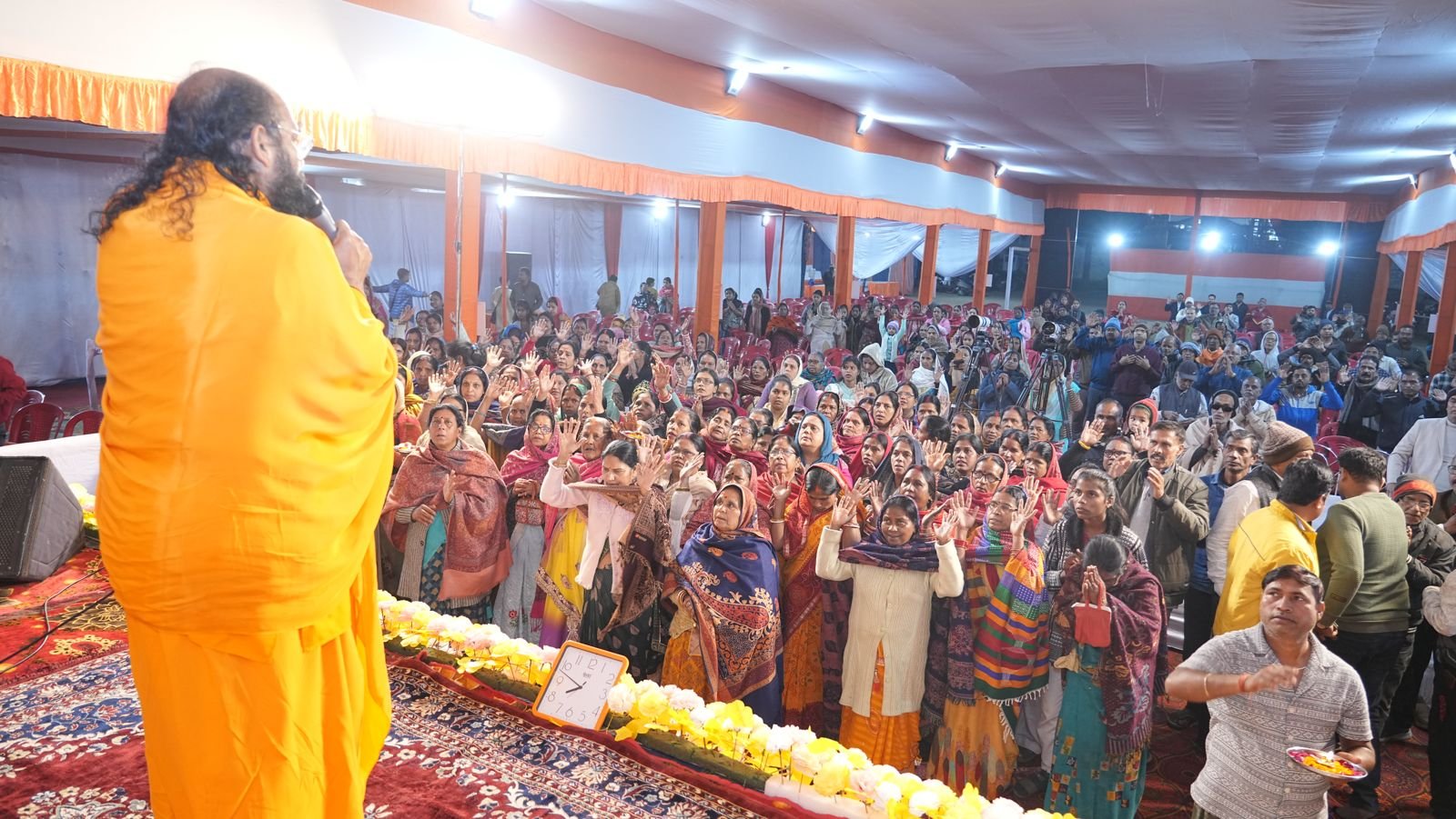 विलक्षण दार्शनिक प्रवचन श्रृंखला के चौथे दिन स्वामी युगल जी ने ब्रह्म का स्वरूप विषय पर प्रकाश डाला