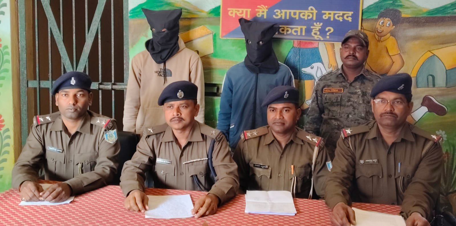 बाइक चोरी करने वाले गिरोह के दो सदस्यों को पुलिस ने किया गिरफ्तार, चोरी के दो बाइक बरामद
