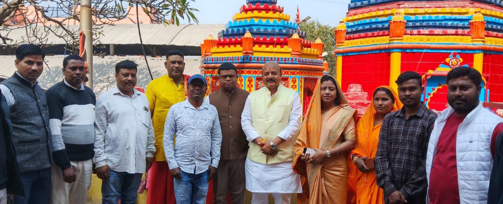 रजरप्पा के सिद्धपीठ मां छिन्नमस्तिके मंदिर में धार्मिक न्यास बोर्ड के अध्यक्ष ने की पूजा-अर्चना