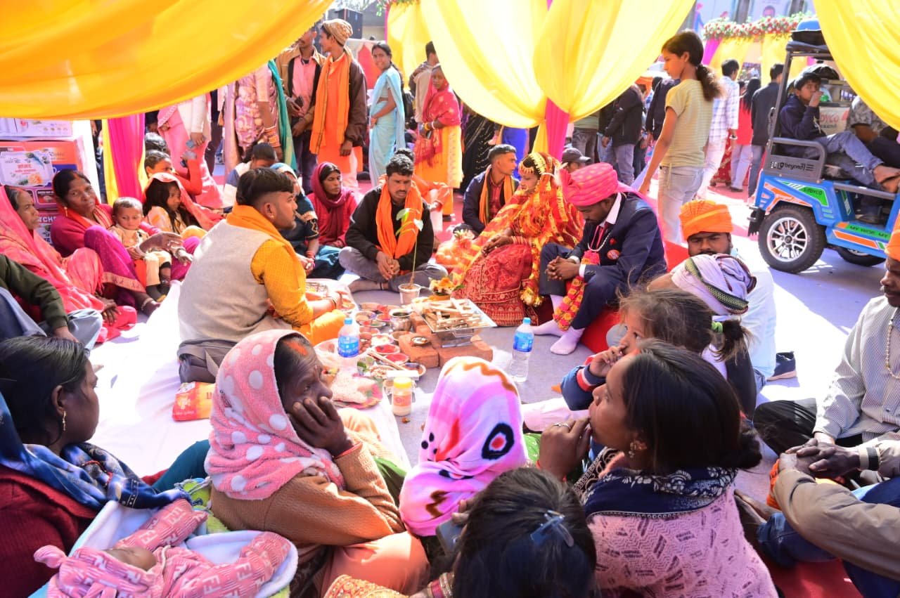 सांसद सामूहिक विवाह उत्सव- 2026 संपन्न: सात फेरों से बंधा जन्मों का ये बंधन, प्यार से रब ने है जोड़ा प्रीत का दामन...