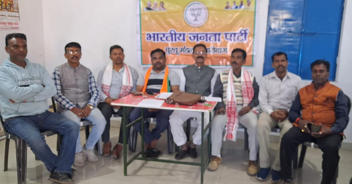 चूरचू प्रखंड के आठ गांवो में 166 सोलर स्ट्रीट लाइटें हुईं स्थापित