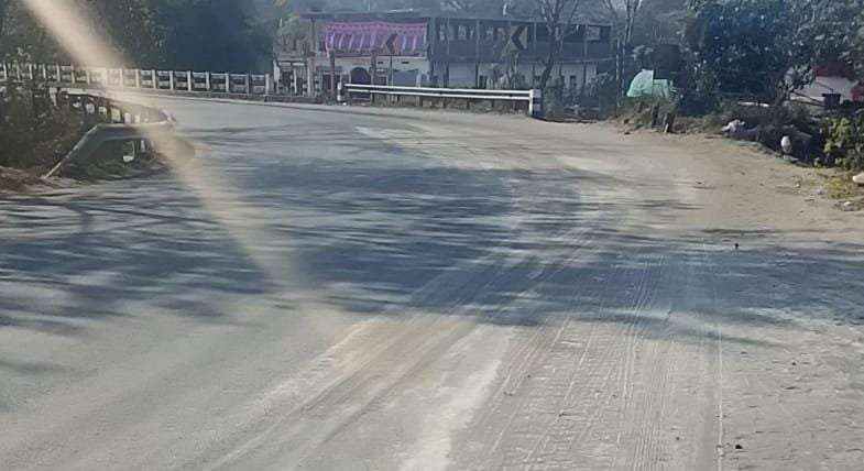 लबगा में फोरलेन सड़क पर डस्ट गिरने से दुर्घटनाओं का खतरा बढ़ा, प्रशासन हस्तक्षेप करे : रामेश्वर गोप