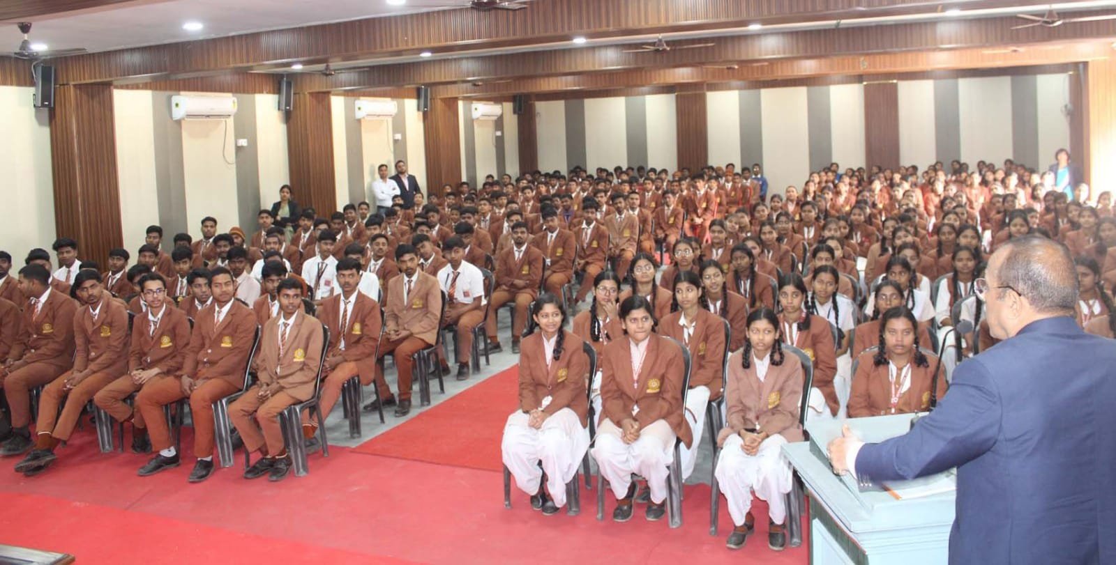 आत्मविश्वास ही असंभव को बनाता है संभव : अजॉय छाबड़ा