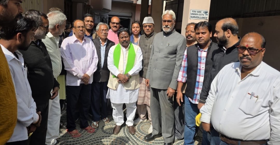 कांग्रेस समर्थित उम्मीदवार के पक्ष जिला अध्यक्ष ने चलाया जनसंपर्क अभियान