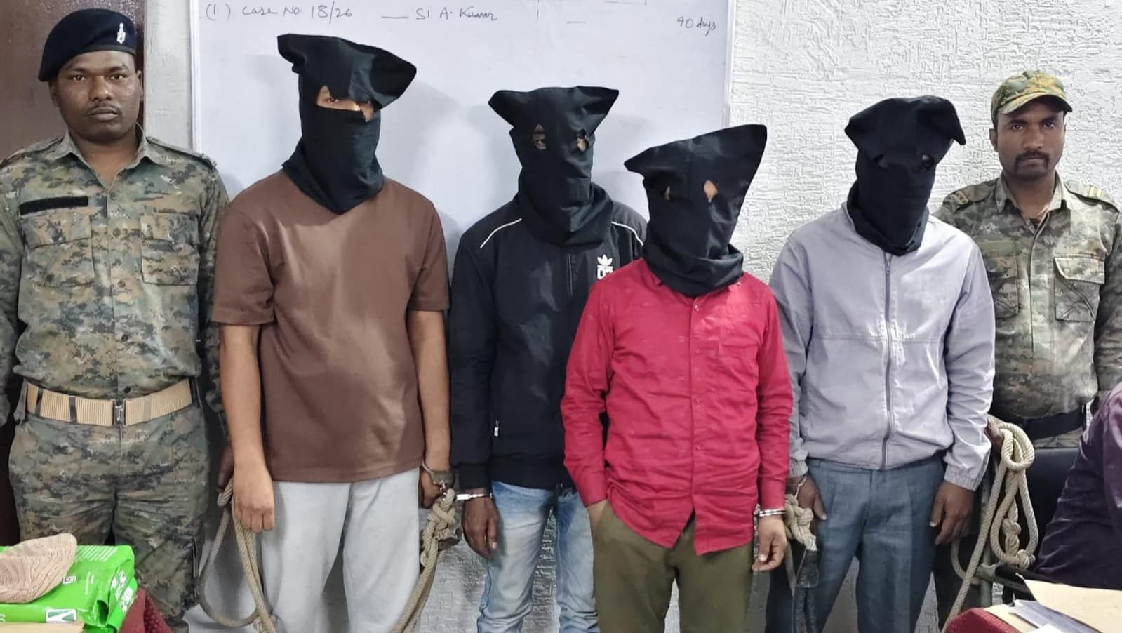 गोला थाना के निकट हिंदू युवक से मारपीट मामले में चार अभियुक्तों को भेजा गया जेल