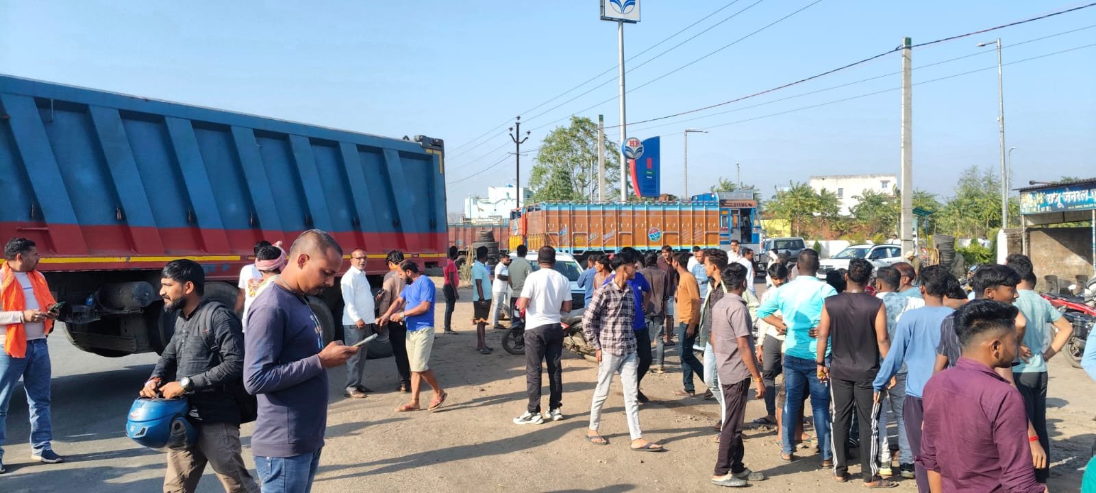 ड्यूटी से लौट रहे 22 वर्षीय युवक को पोचरा में अज्ञात वाहन ने मारी टक्कर, घटनास्थल पर ही मौत