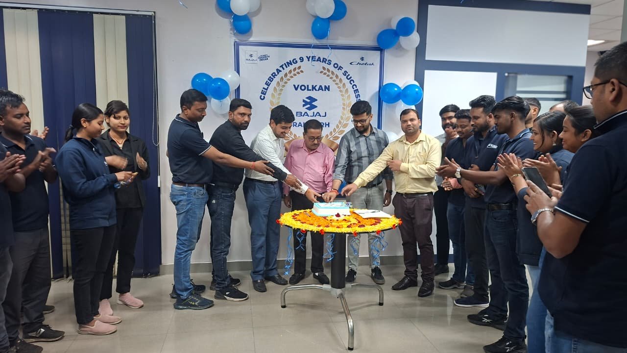 वॉल्कन बजाज ने अपना 9 वा वर्षगांठ धूमधाम से मनाया