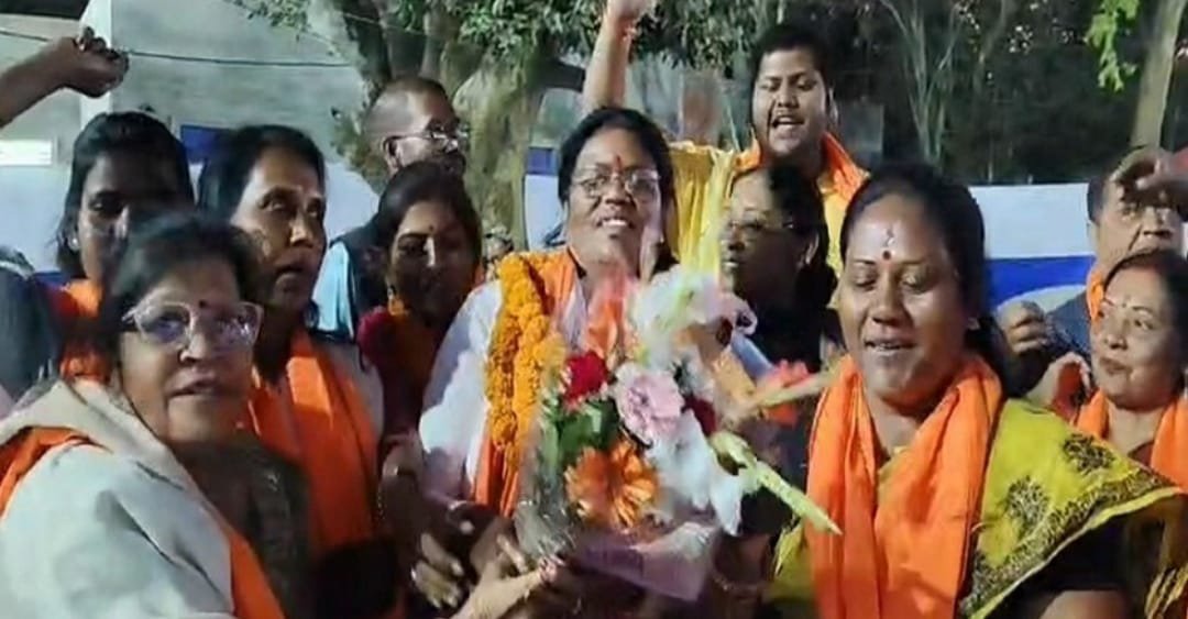 गुमला : अध्यक्ष पद पर भाजपा समर्थित शकुंतला उरांव की जीत